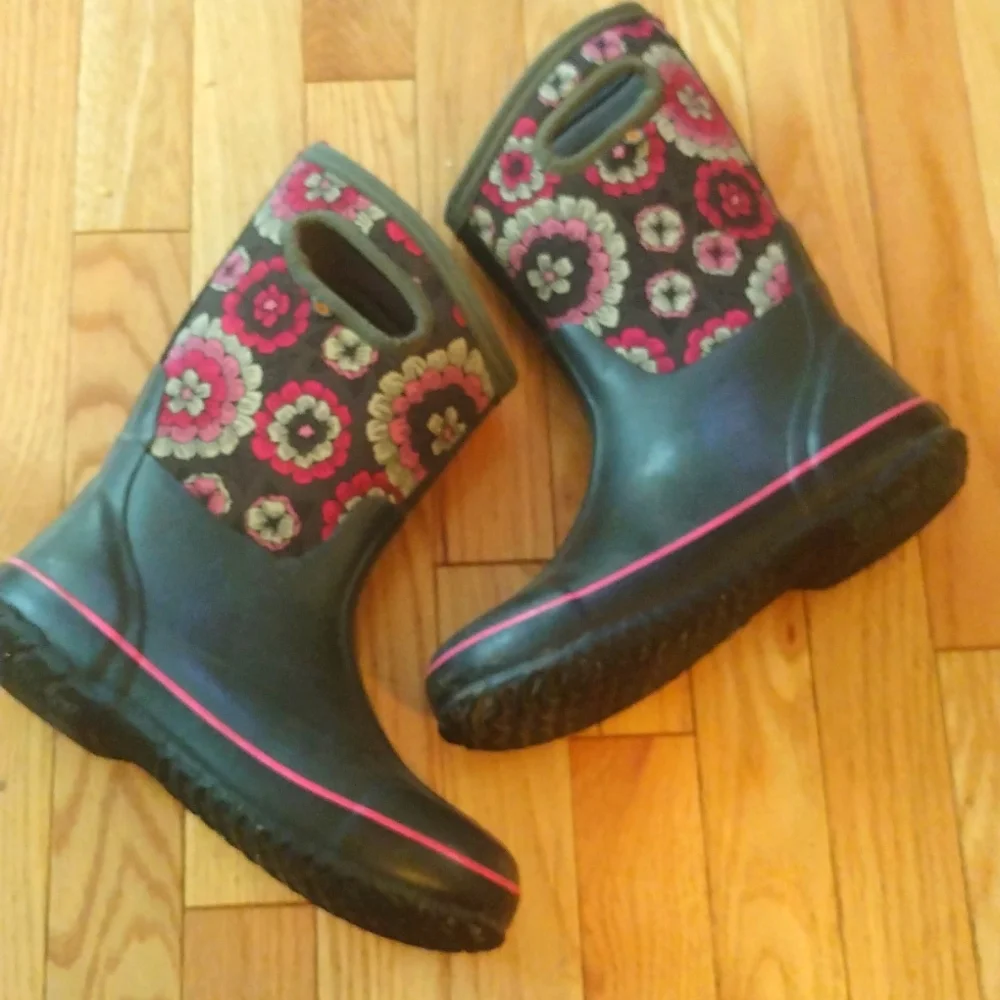 -Bogs classic pansies rubber insulated mid calf boots